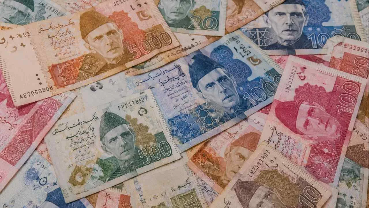 Pakistan-IMF Talks Less Than 10% Funds for Projects