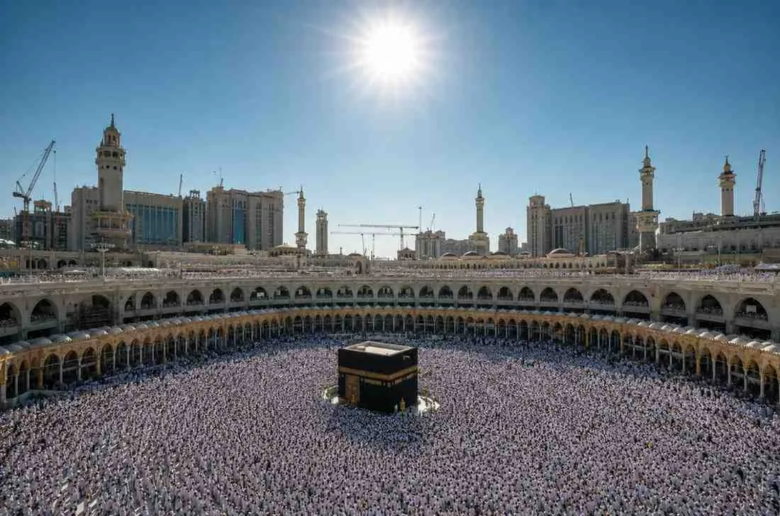 Sun Aligns Above Kaaba in Rare 33-Year Arafat Event