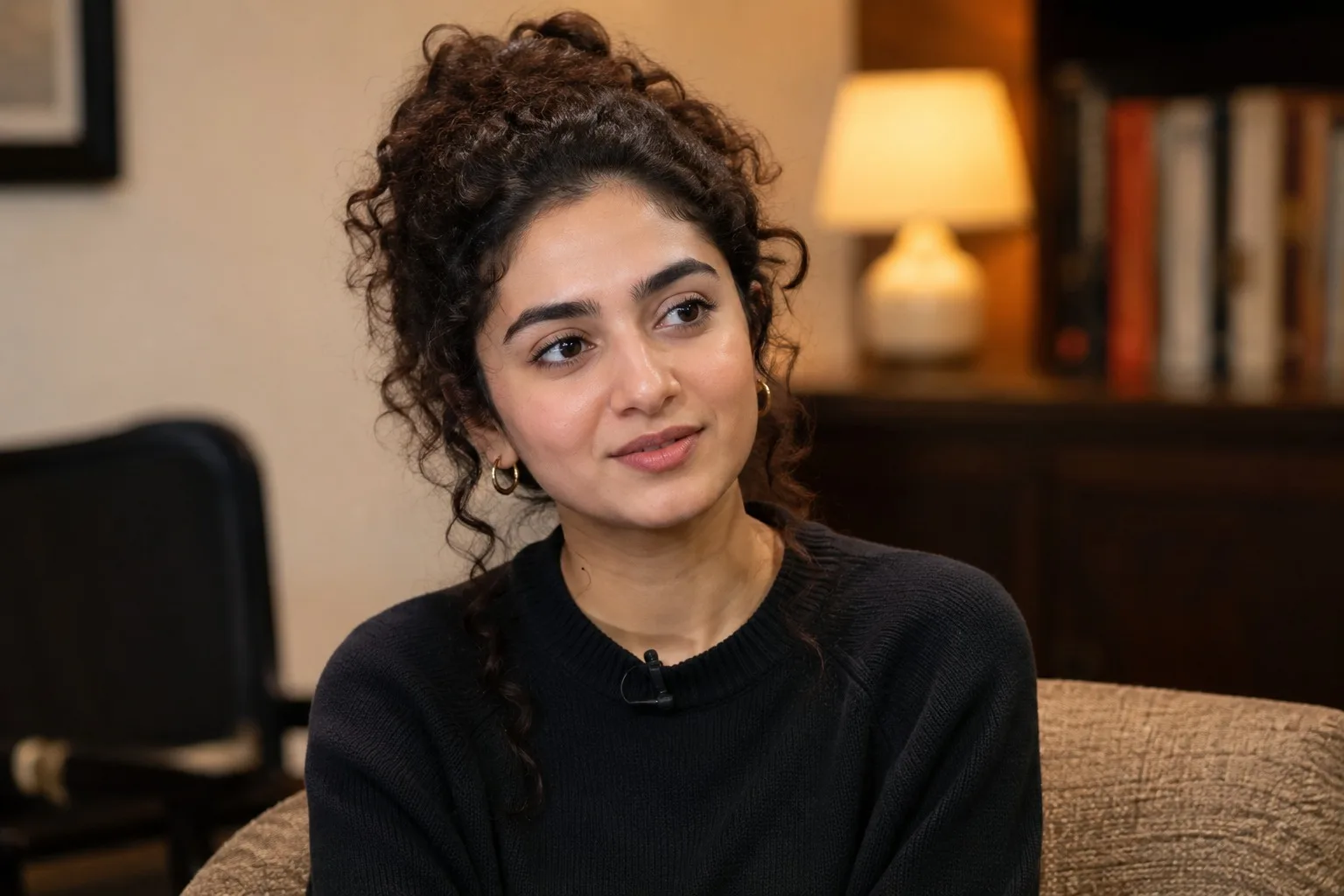 Hajra Yamin Says Actors Are Not Influencers as Online Boundaries Blur