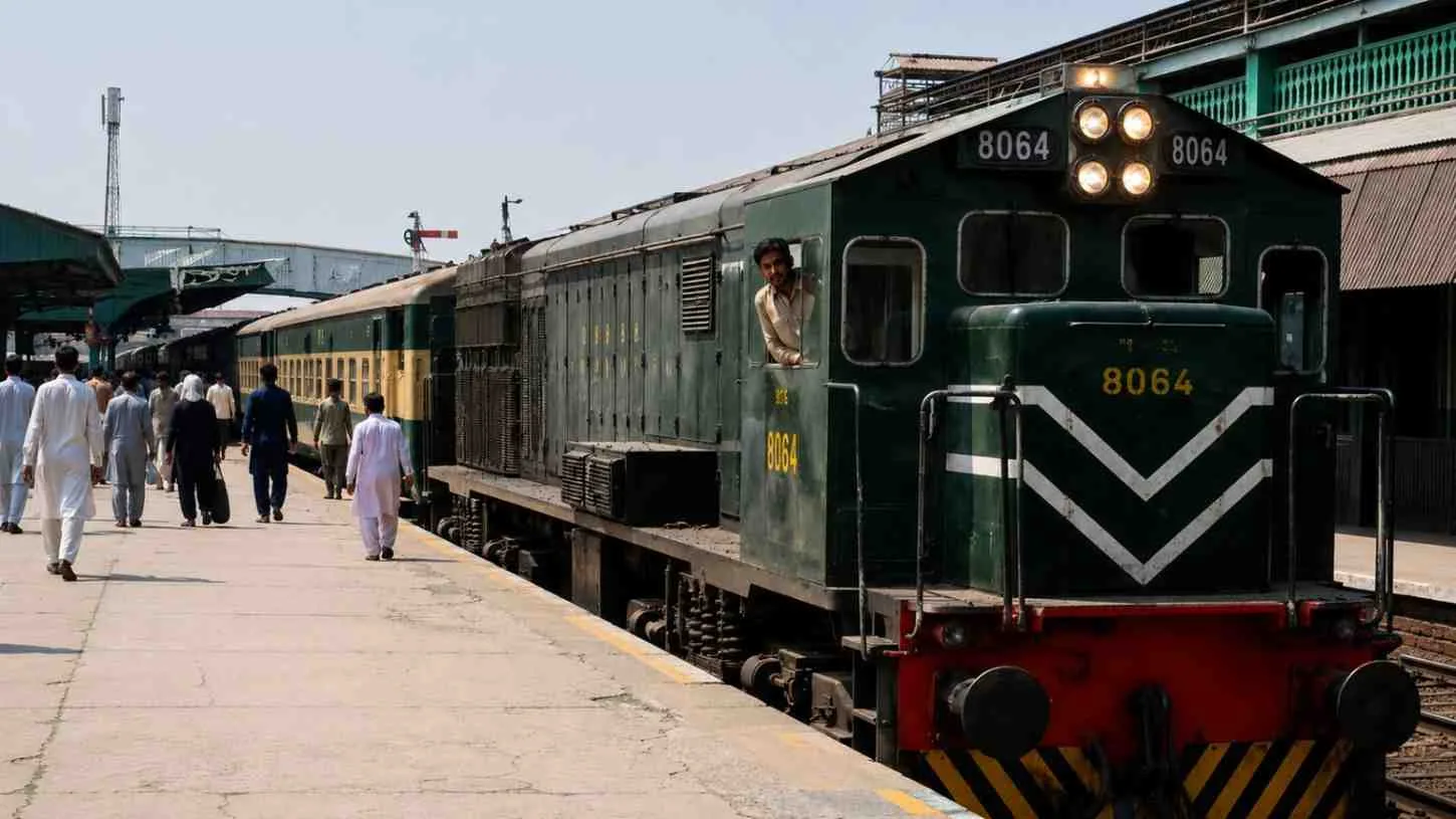 Pakistan Railways Targets Rs1 Trillion Revenue in FY27
