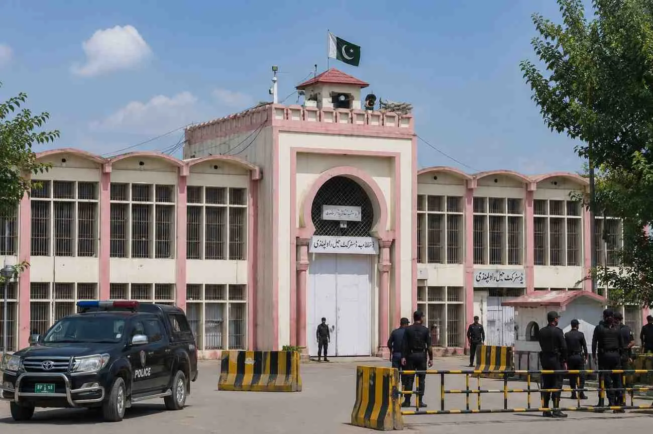 Five Adiala Jail Officials Arrested After 14 Prisoners Escape in Rawalpindi